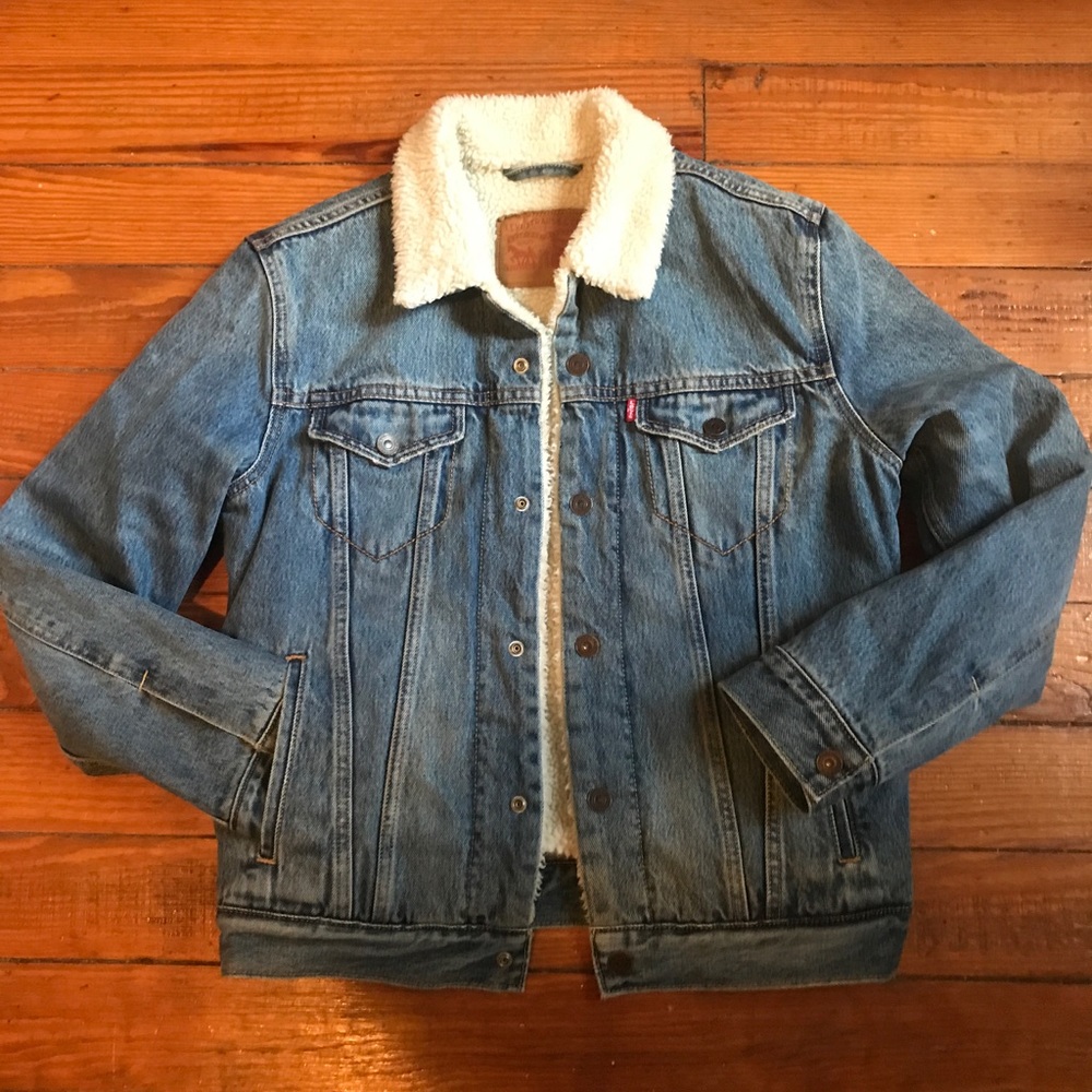 Men's Levi's Denim Sherpa jacket, new condition!